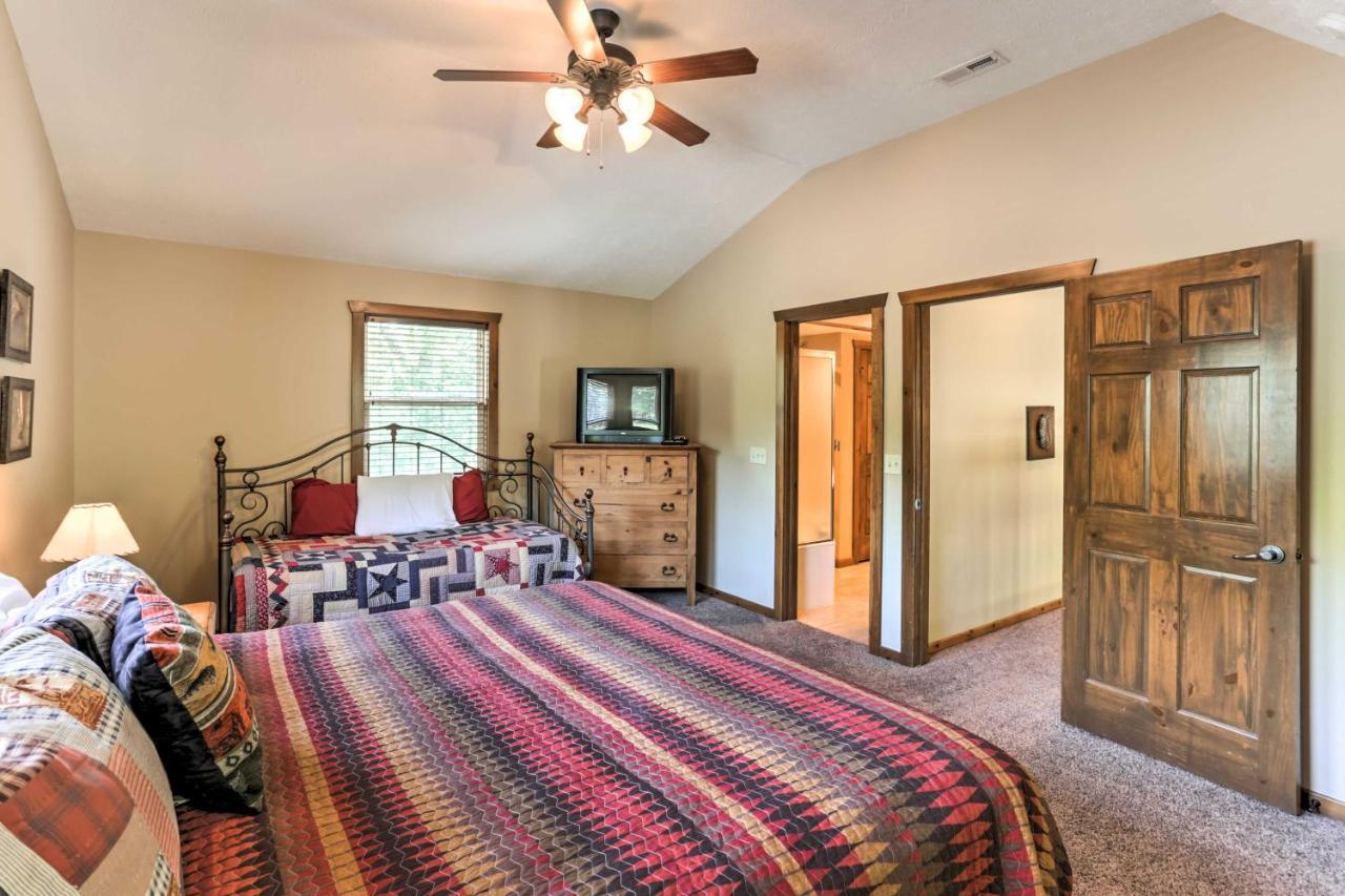 With Game Room, Near Silver Dollar